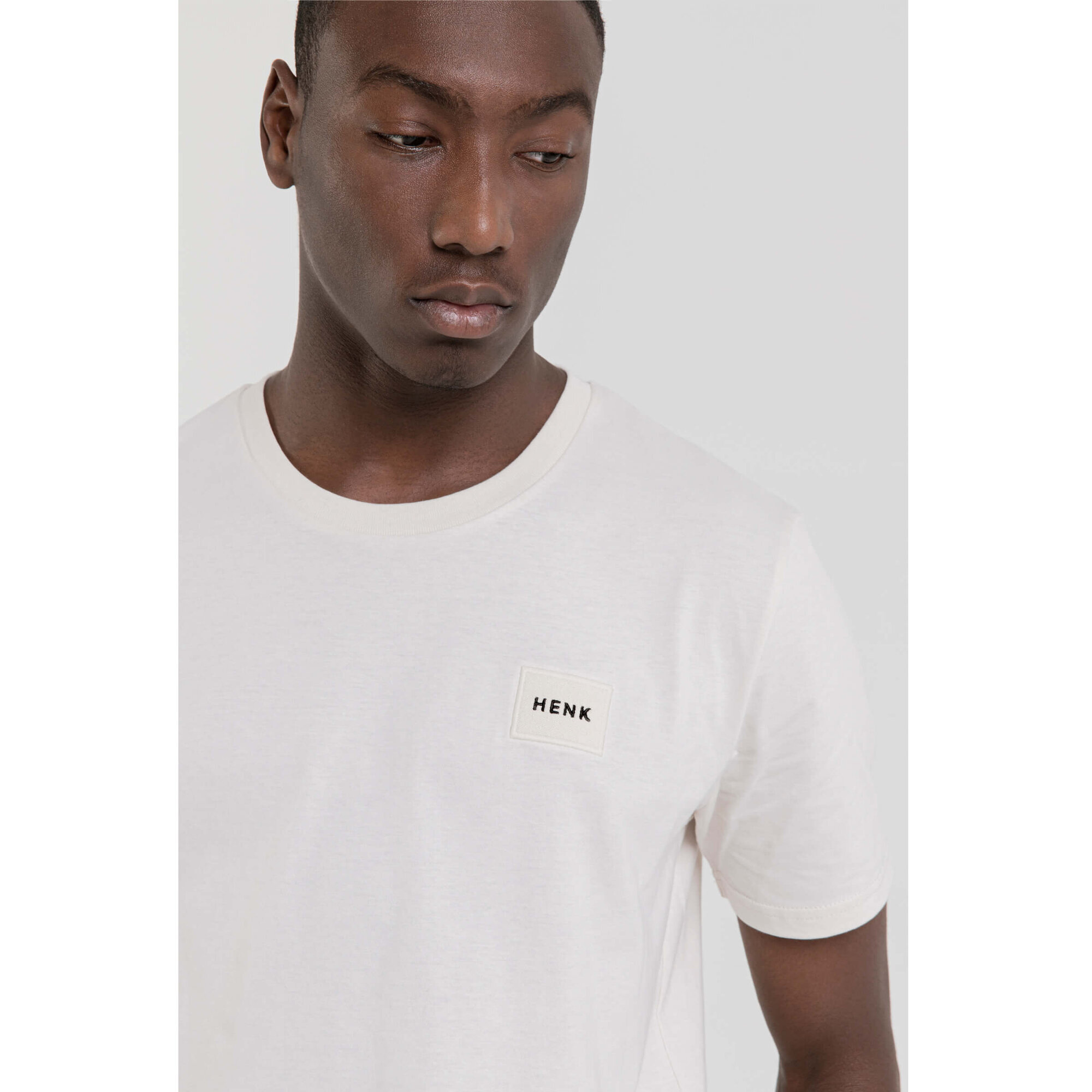 T-shirt | Cream | Studio HENK | Setting4