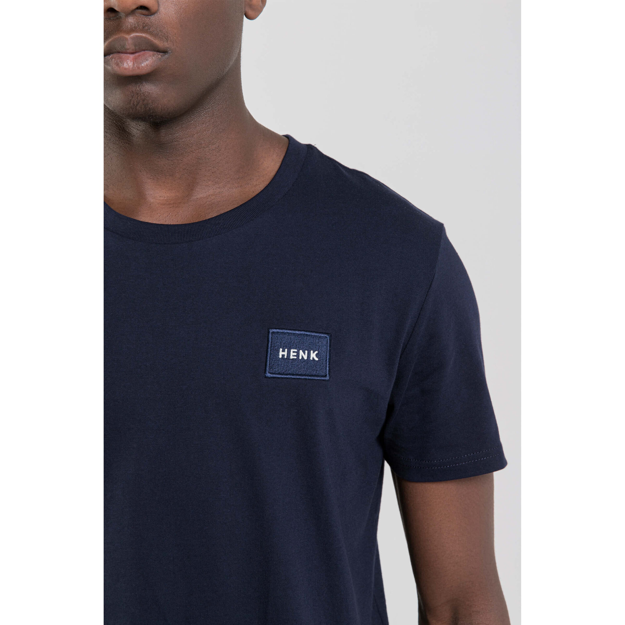 T-shirt | Navy | Studio HENK | Setting5