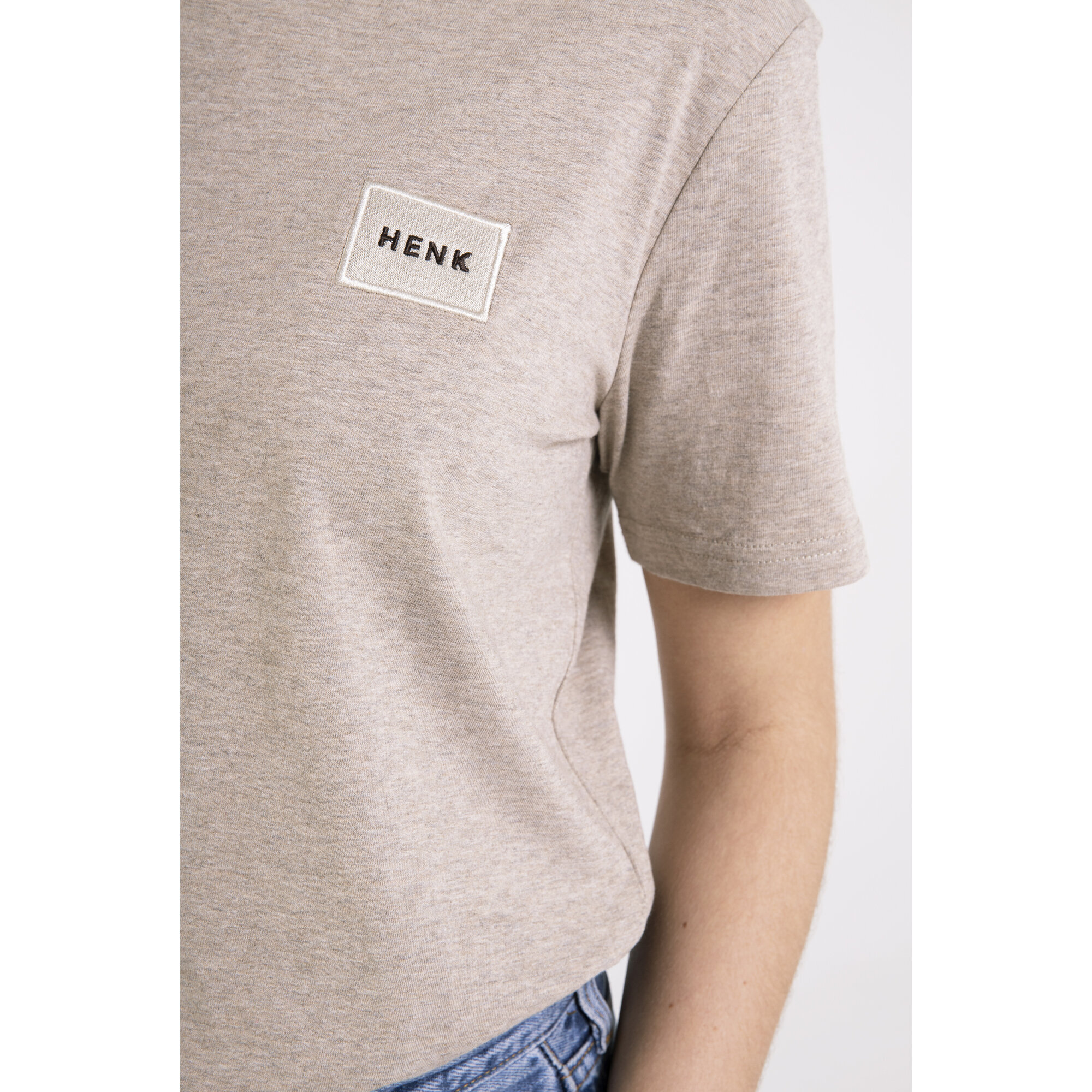 T-shirt | Beige Melange | Studio HENK | Setting3